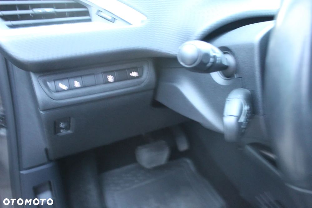 Peugeot 2008 1.6 VTi Active - 16