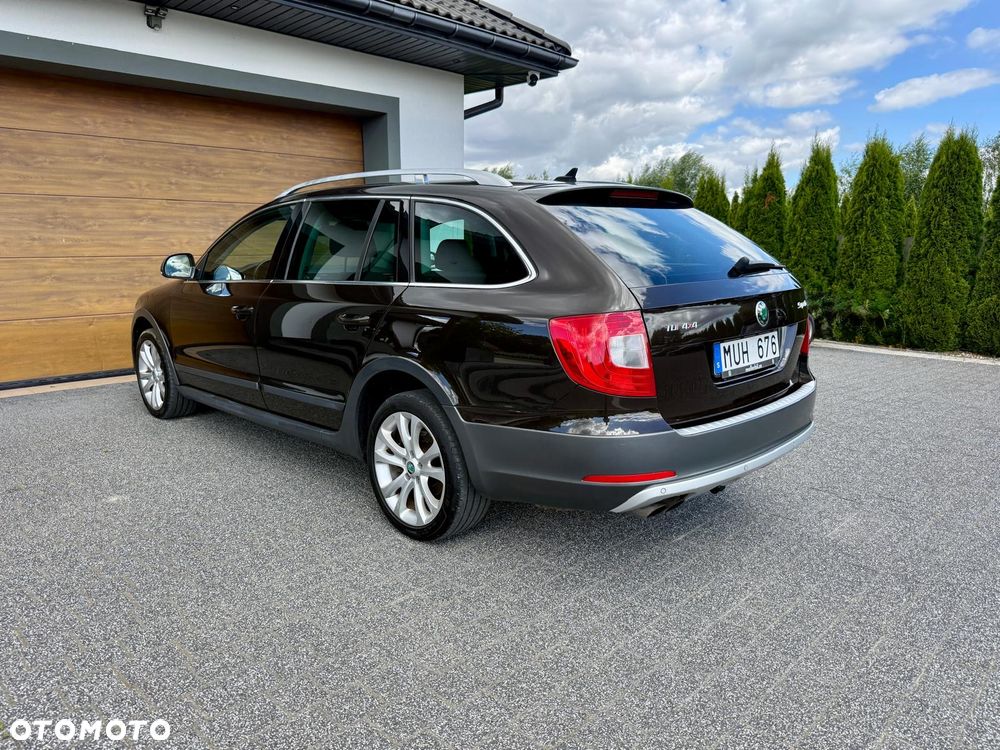 Skoda Superb 2.0 TDI 4x4 DSG Elegance - 13