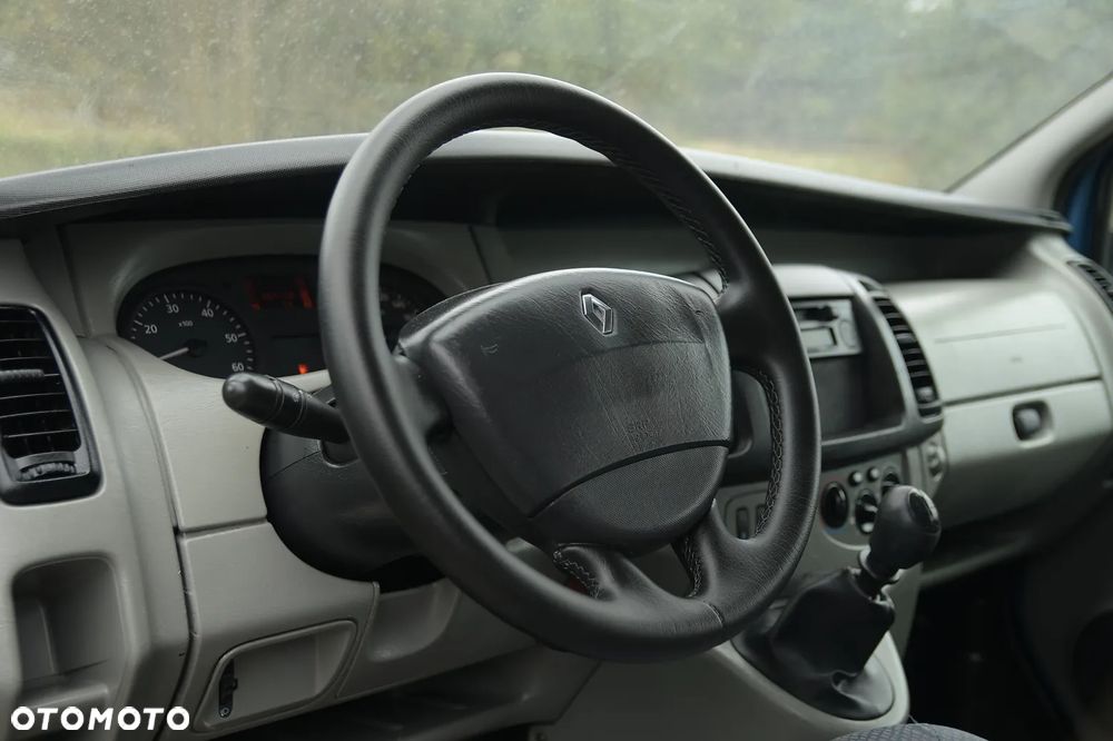 Renault Trafic - 25
