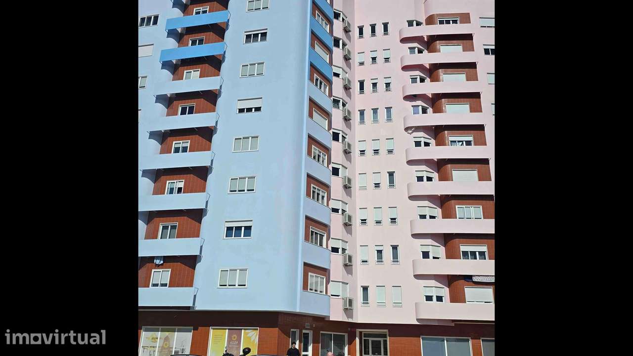 Apartamento T1 com ar condicionado e elevador - Grande imagem: 2/22