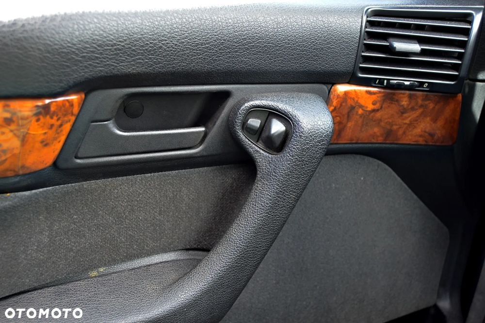 BMW Seria 5 540i - 12