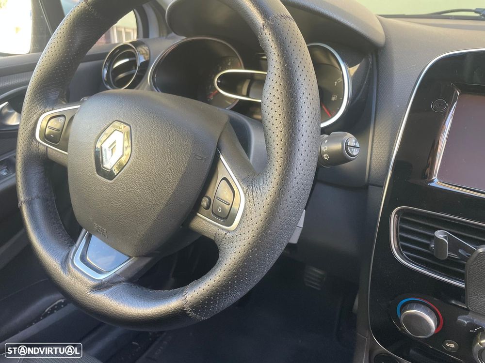 Renault Clio - 11