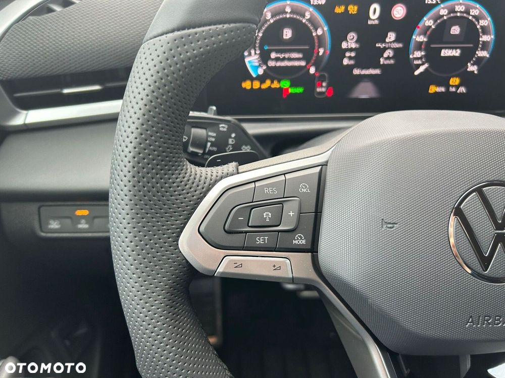 Volkswagen T-Roc - 11