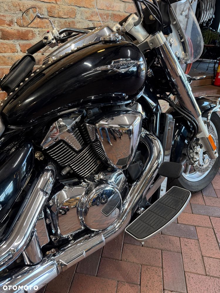 Suzuki Intruder - 22