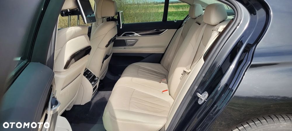 BMW Seria 7 740Ld xDrive sport - 7