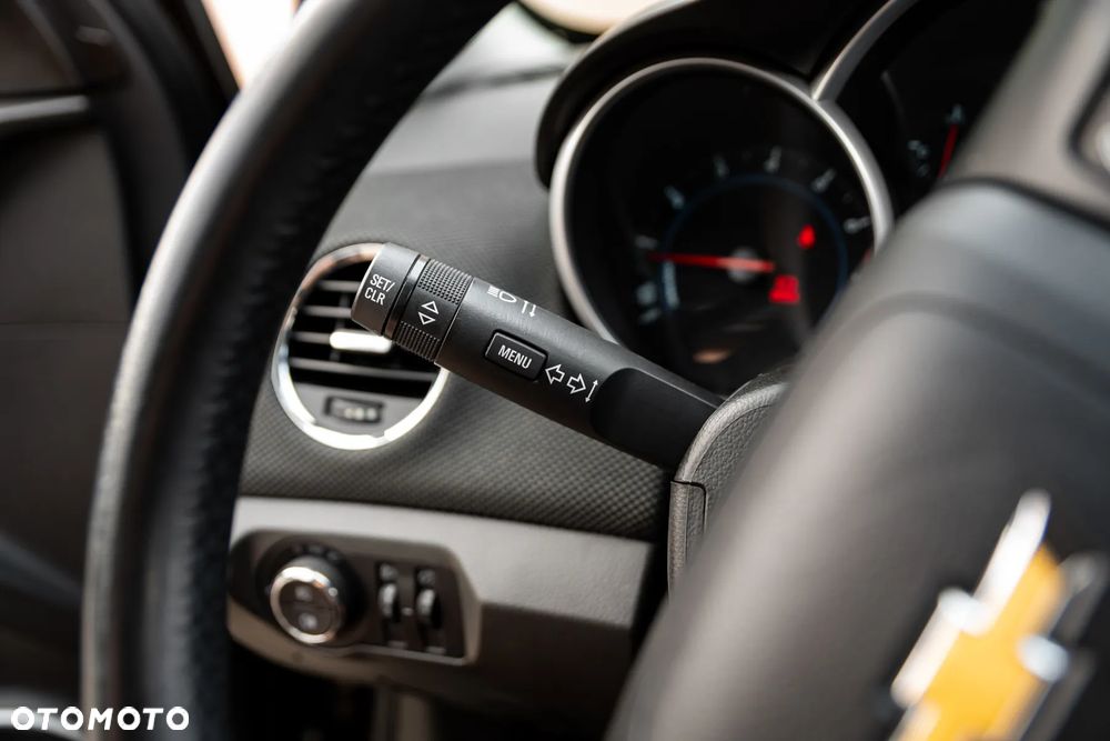 Chevrolet Cruze - 29