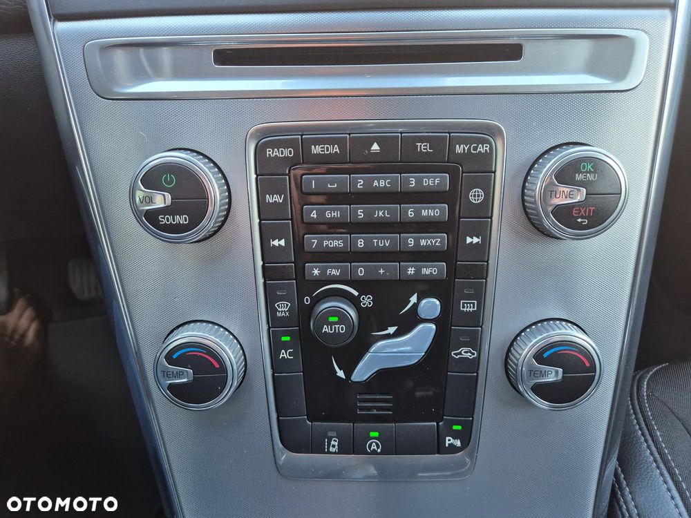 Volvo XC 60 D3 Drive-E Momentum - 29