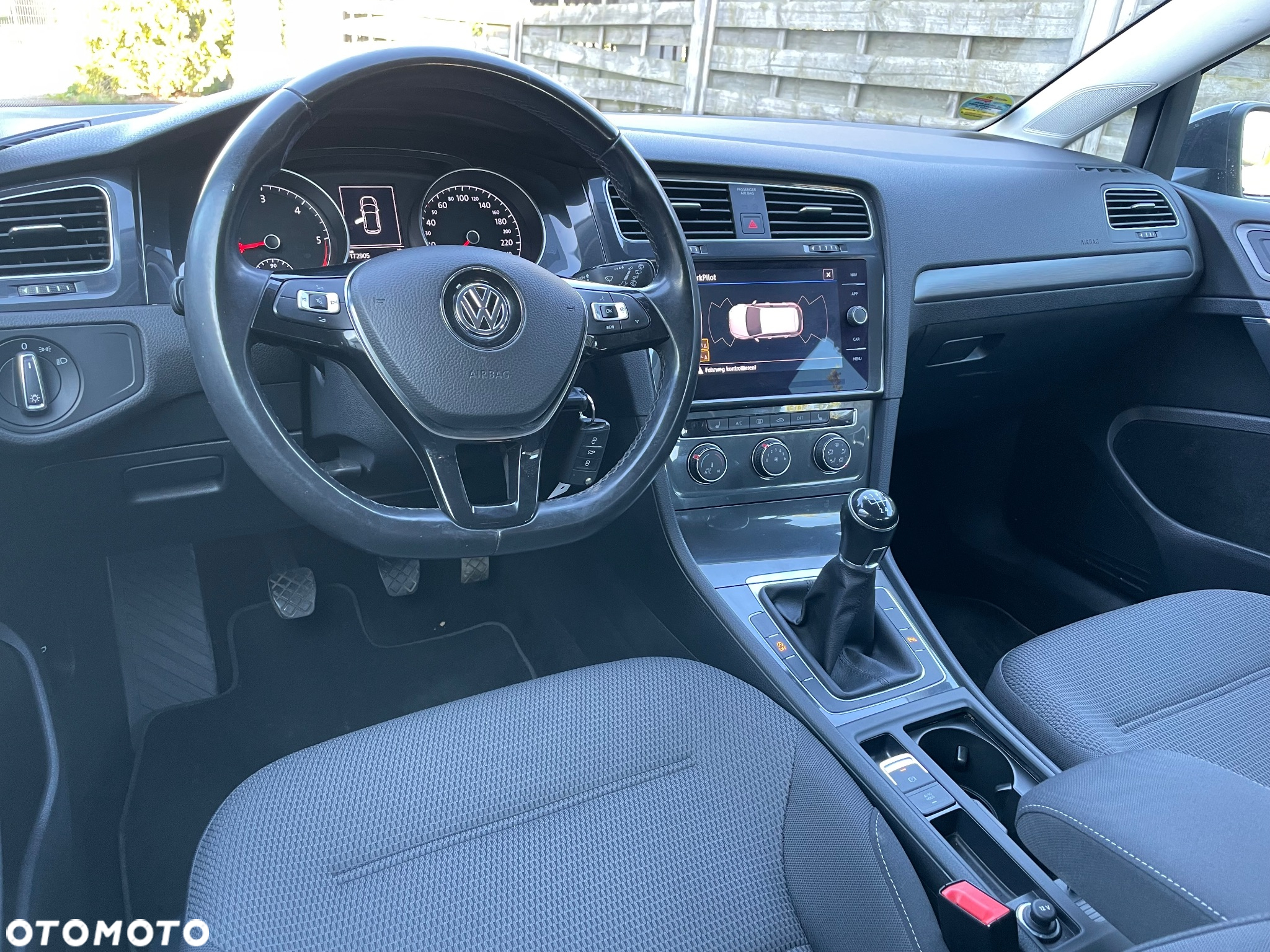 Volkswagen Golf - 10