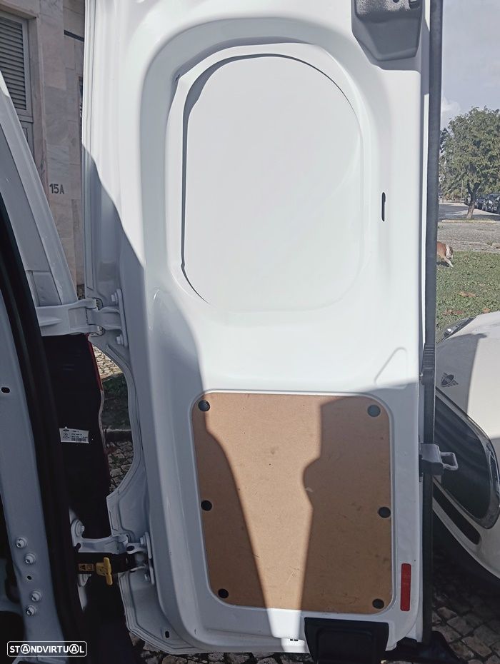 Ford Transit Courier - 21