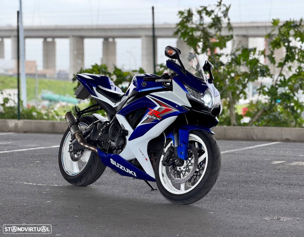 Suzuki GSX-R - 1