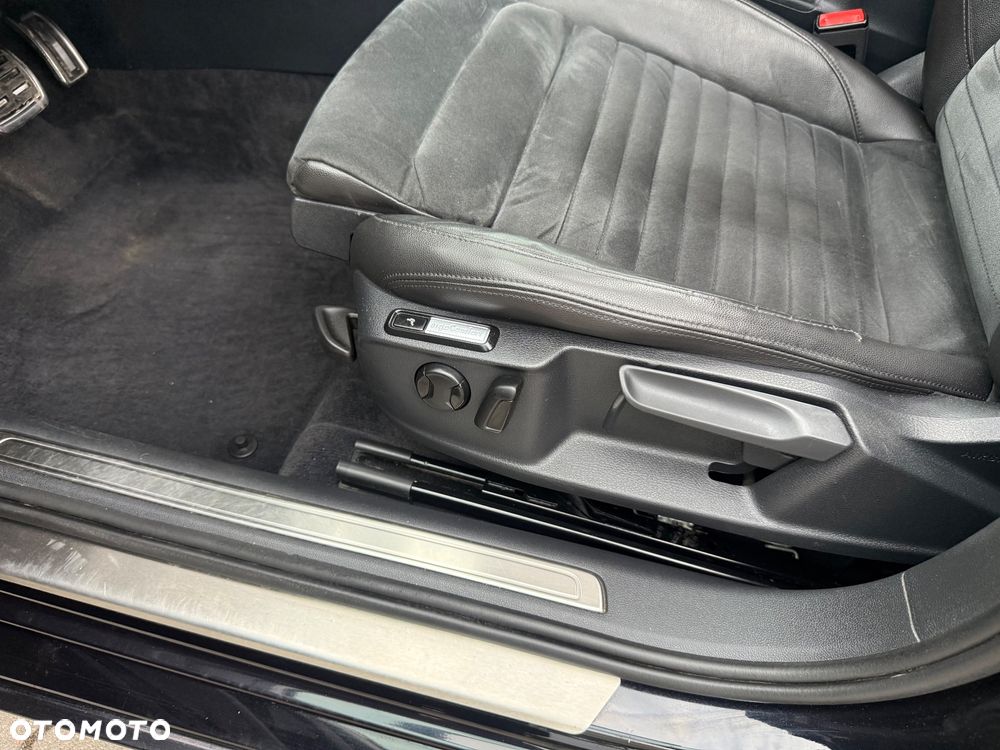 Volkswagen Passat 2.0 TDI SCR 4Motion DDG Highline - 9