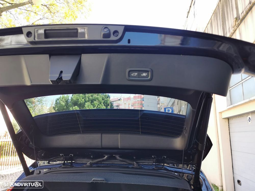 Volvo XC 40 2.0 B3 Plus Dark - 19