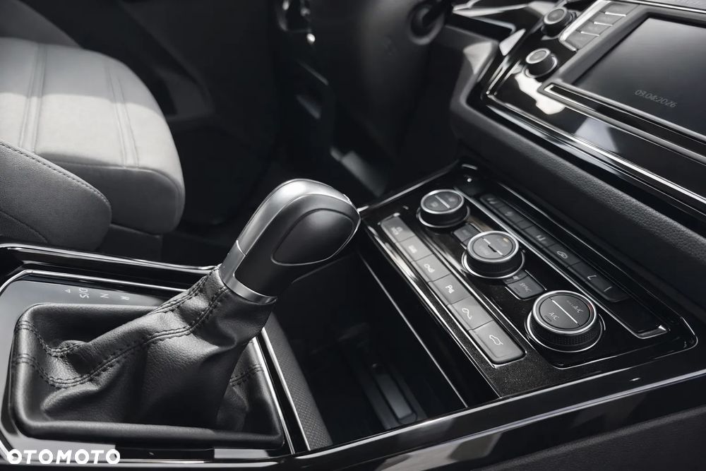 Volkswagen Touran 2.0 TDI SCR DSG Highline - 14