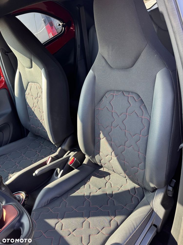 Toyota Aygo X 1.0 VVT-i Executive - 7