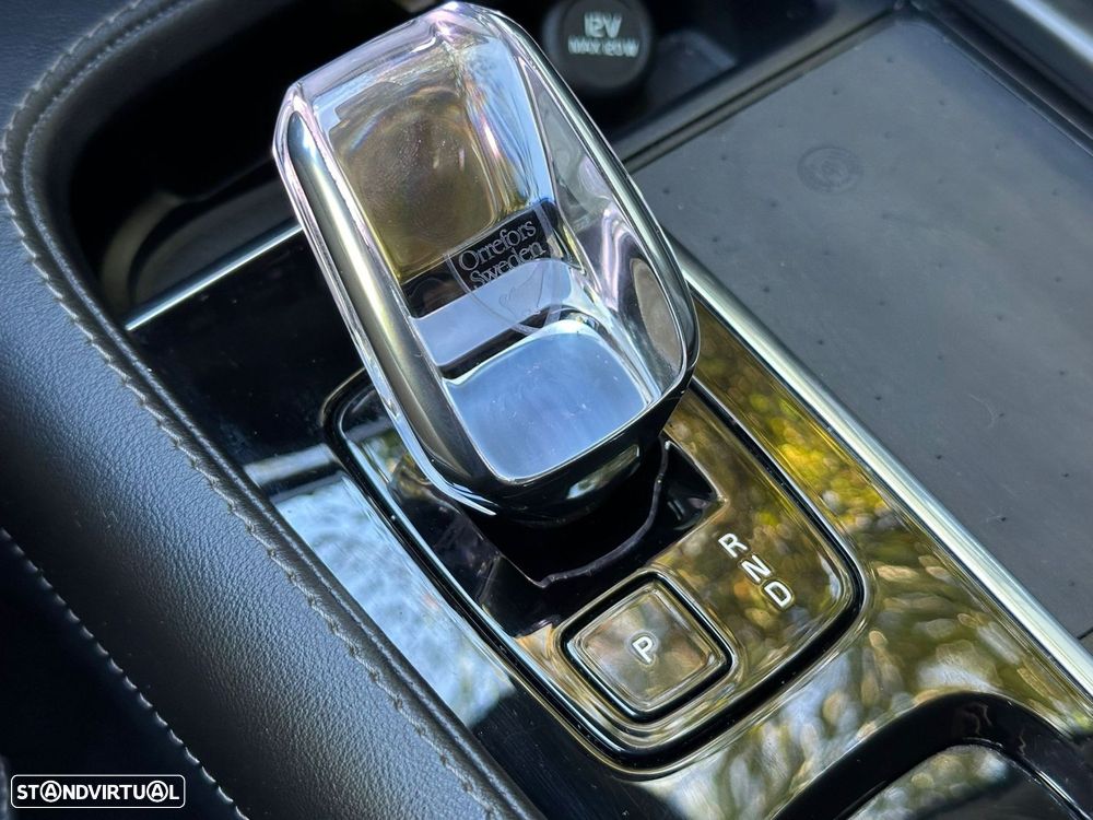 Volvo XC 90 2.0 B5 Ultimate Dark AWD - 23