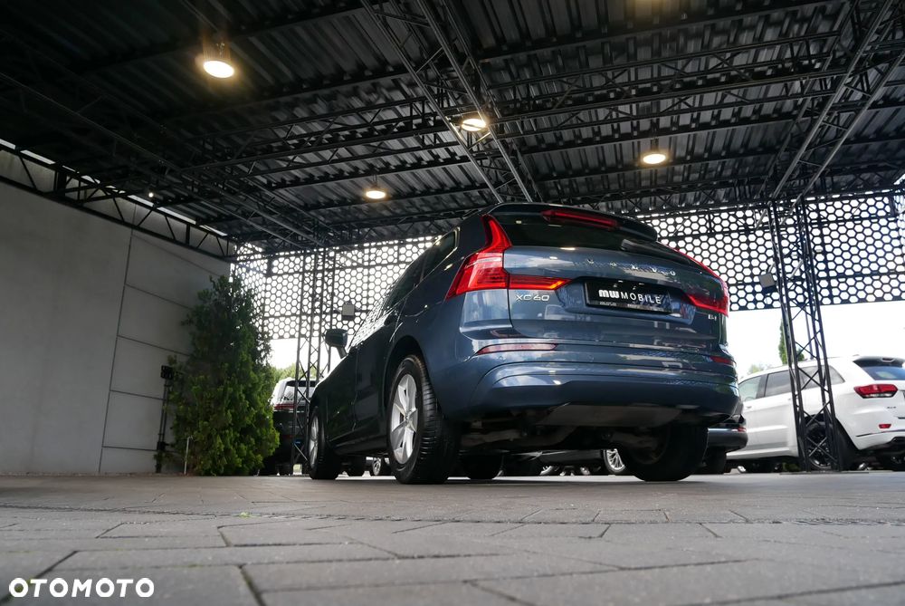 Volvo XC 60 B4 D Momentum Pro - 39