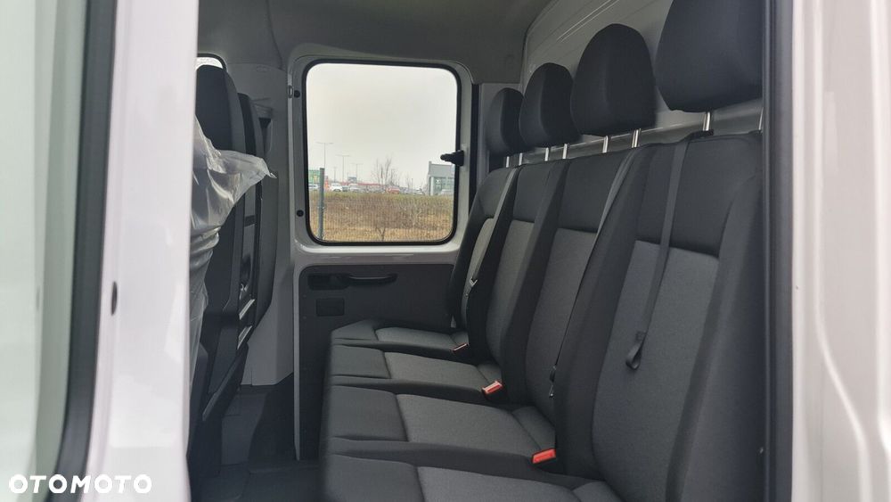 Volkswagen Crafter - 11