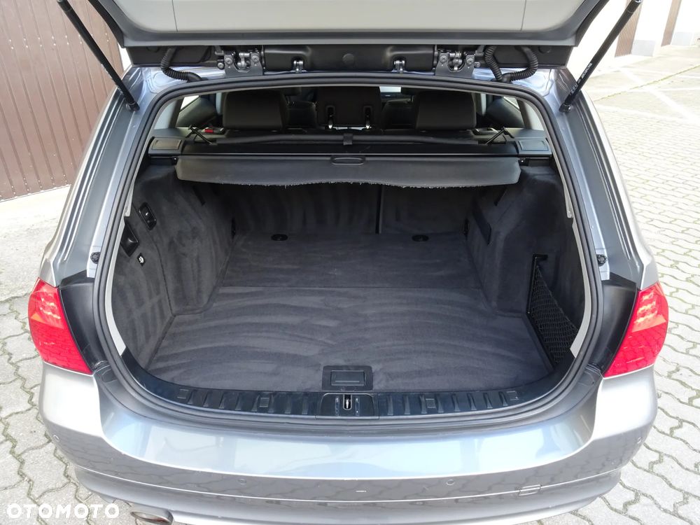 BMW Seria 3 320d xDrive DPF Touring Edition Fleet Lifestyle - 10