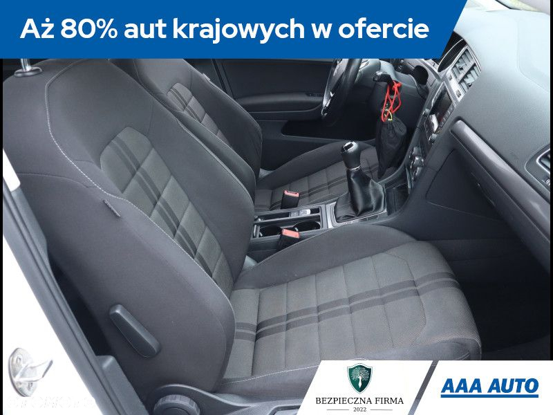 Volkswagen Golf - 10