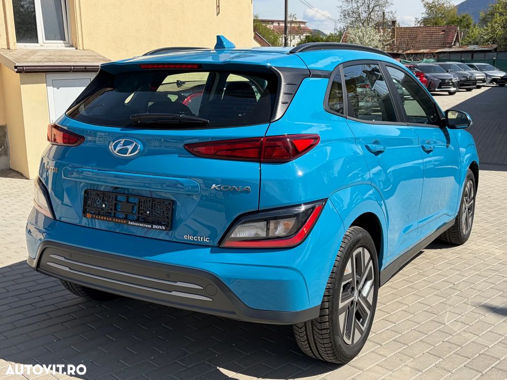 Hyundai KONA Select - 3