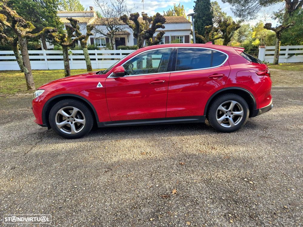 Alfa Romeo Stelvio - 10