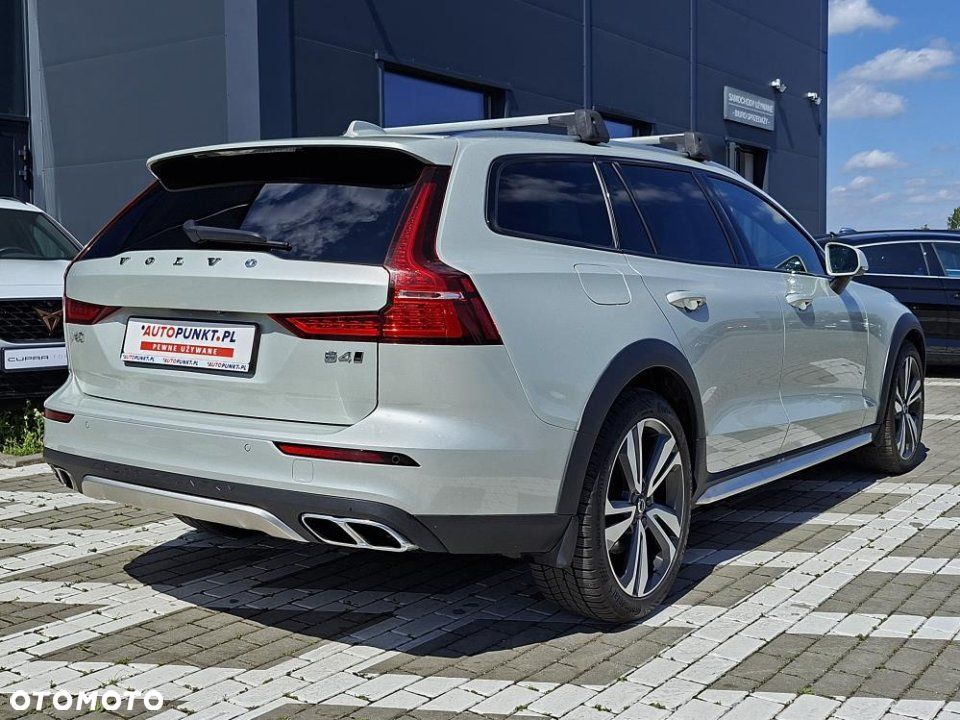 Volvo V60 Cross Country - 4