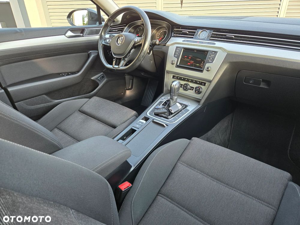 Volkswagen Passat 2.0 TDI SCR DSG Comfortline - 27