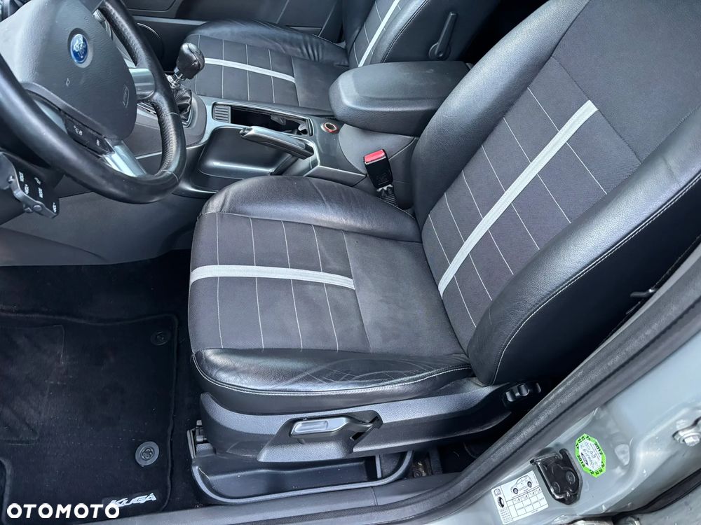 Ford Kuga 2.0 TDCi 2x4 Titanium - 13