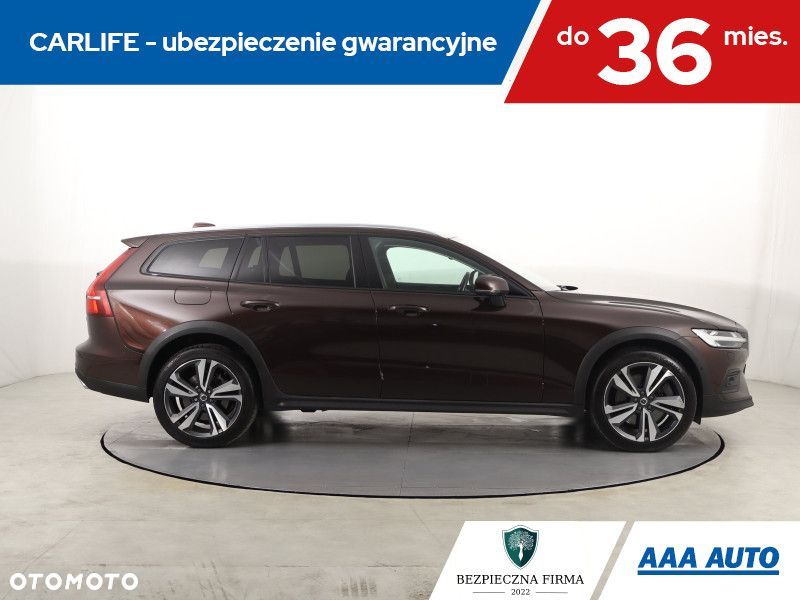 Volvo V60 Cross Country - 8