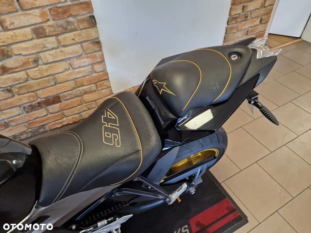 BMW S - 19