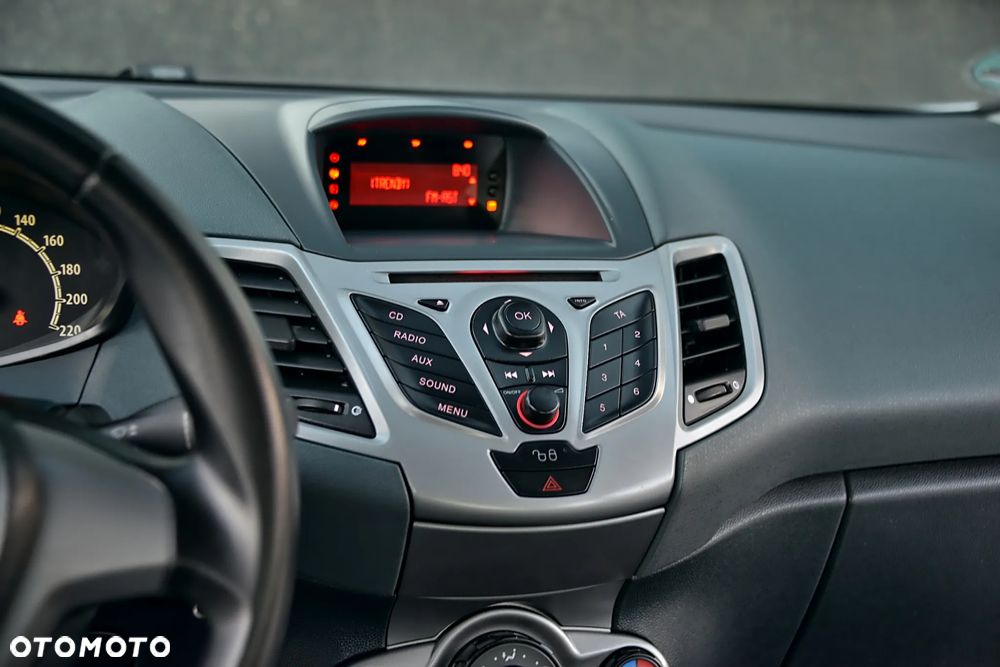 Ford Fiesta 1.25 Ambiente - 8