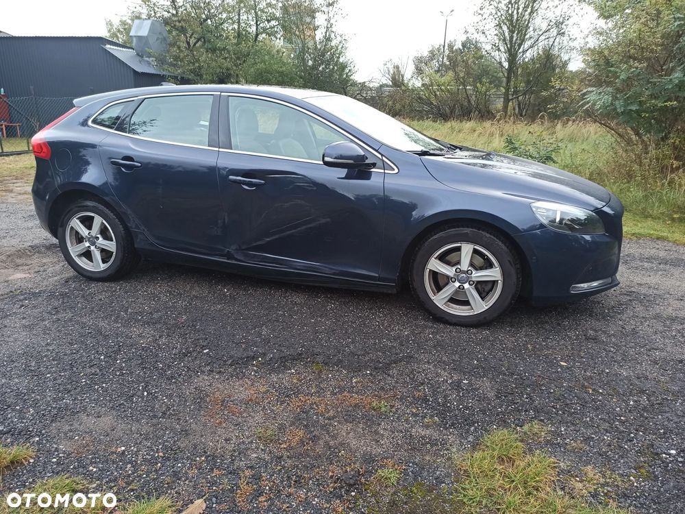 Volvo V40 T3 Momentum - 4