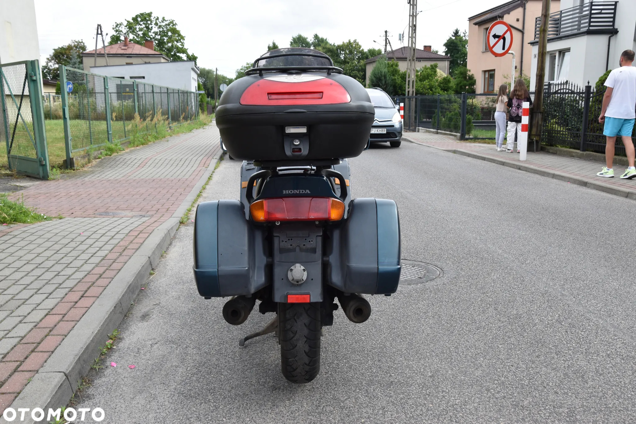 Honda ST - 9
