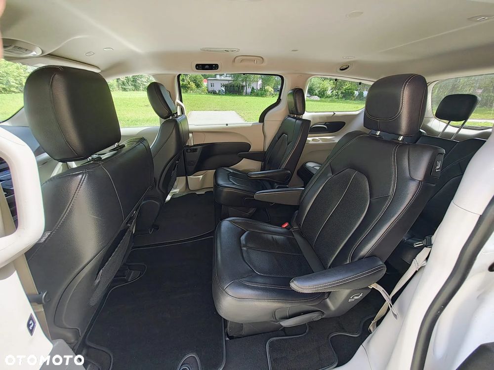 Chrysler Pacifica - 18