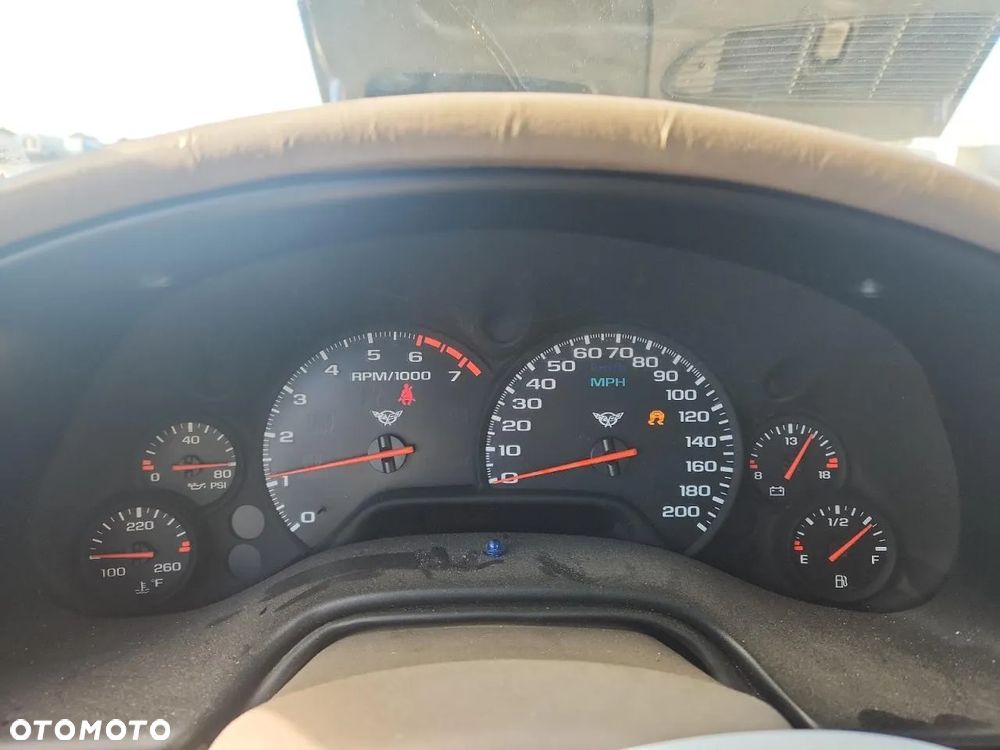 Chevrolet Corvette - 9