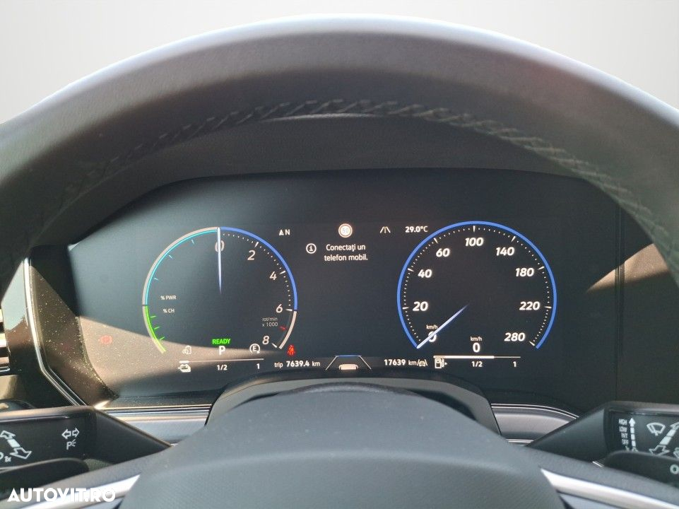 Volkswagen Touareg - 11