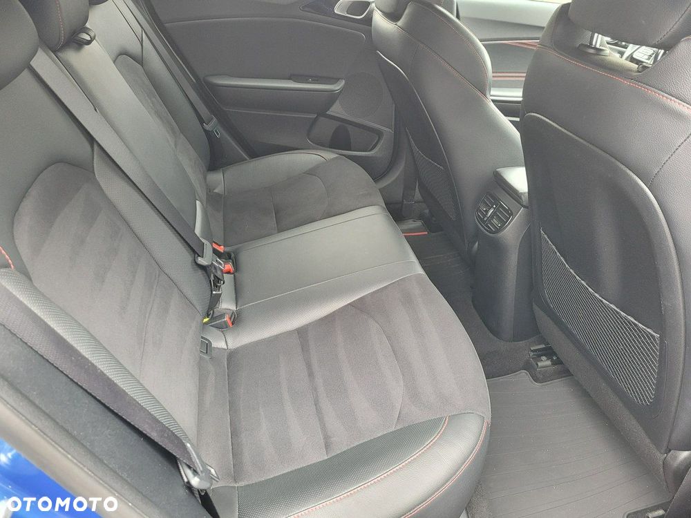 Kia ProCeed 1.6 T-GDI GT DCT - 11