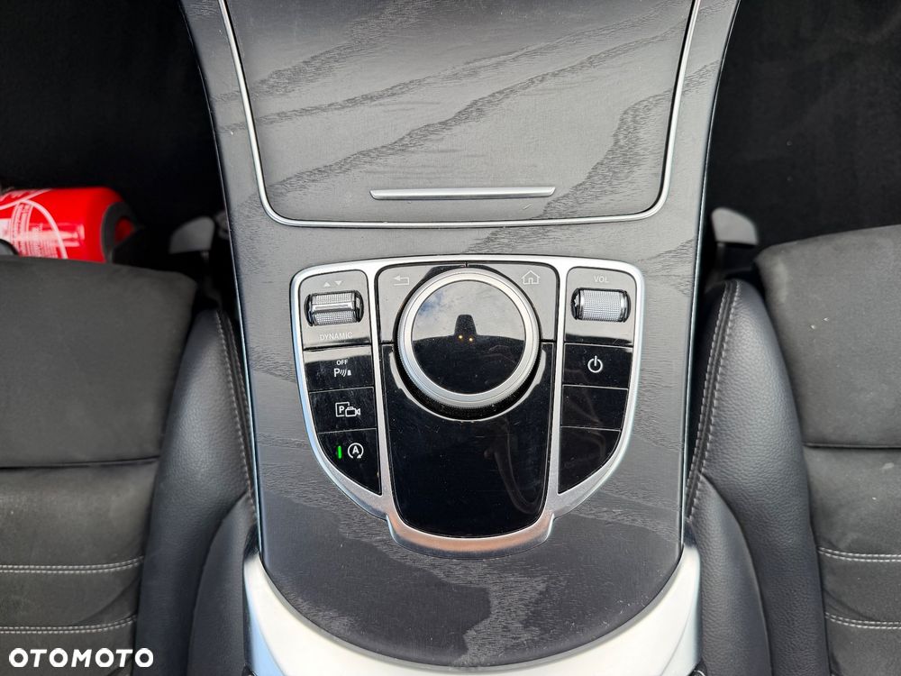 Mercedes-Benz Klasa C 200 4MATIC 9G-TRONIC - 25