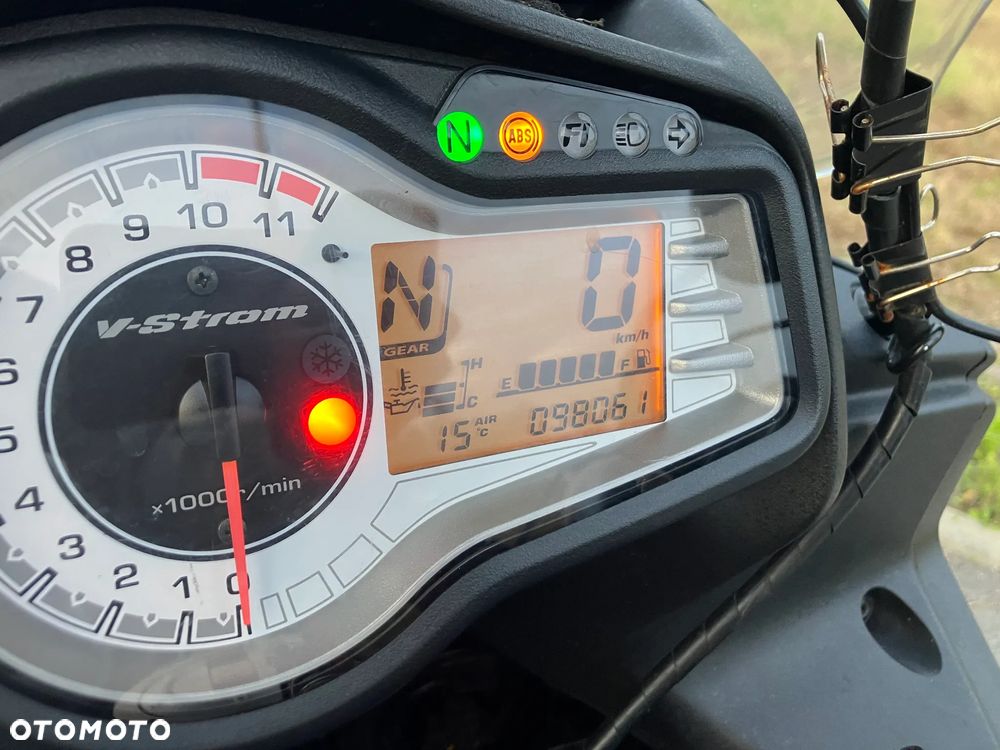 Suzuki V-STROM - 8