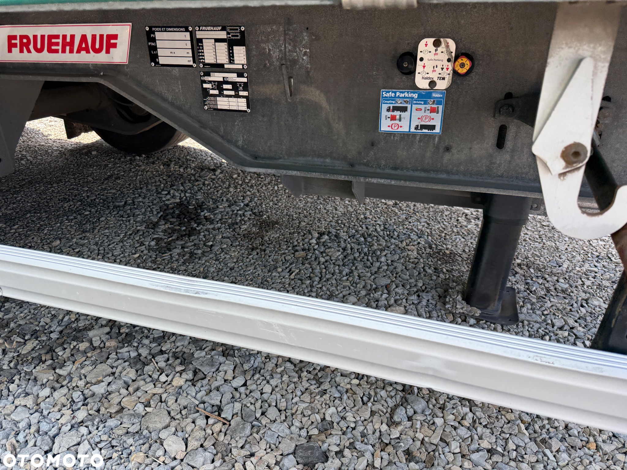 Fruehauf FRUEHAUF / 2 OSIE / OCYNK / SAF INTRAX / REGULACJA WYSOKOŚCI / BOKI I DACH ZSUWANE / Z FRANCJI / STAN BDB / / / - 4
