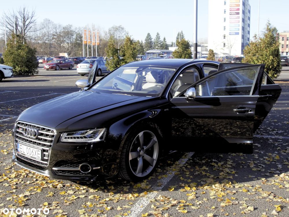 Audi S8 - 2