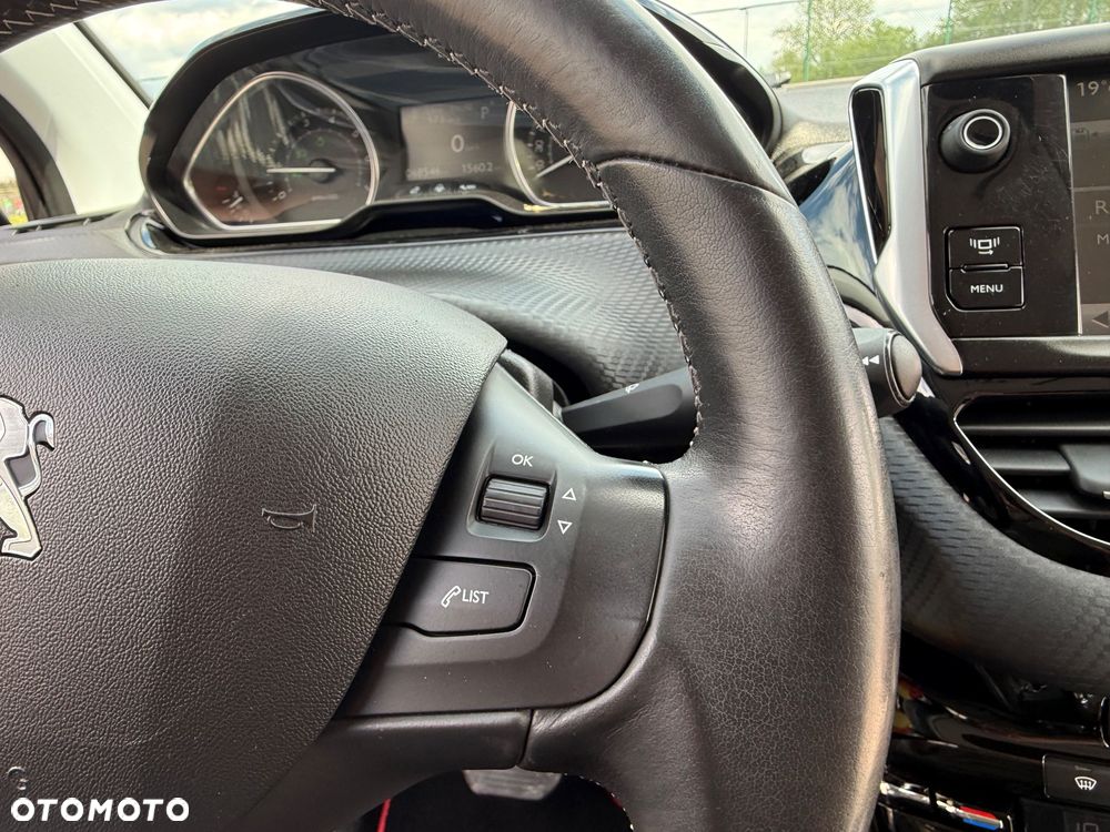 Peugeot 2008 120 VTI Automatik Allure - 15