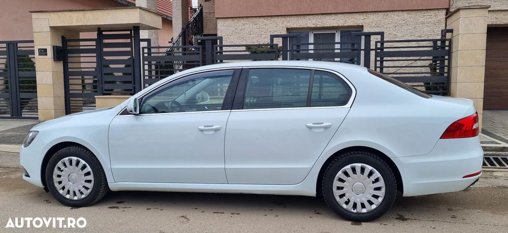 Skoda Superb 2.0 TDI DSG Elegance - 11
