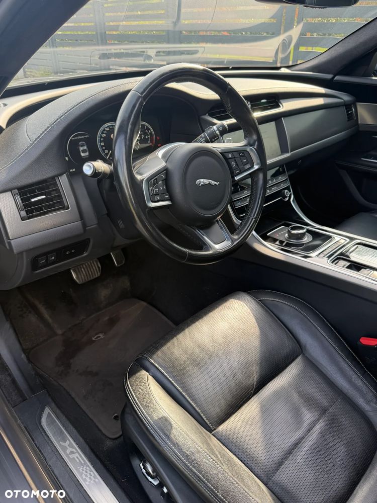 Jaguar XF 30t AWD Chequered Flag - 12