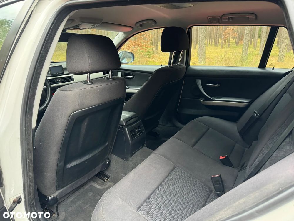 BMW Seria 3 318d DPF - 9