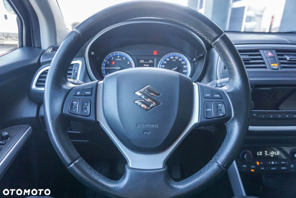 Suzuki SX4 1.6 Premium - 11