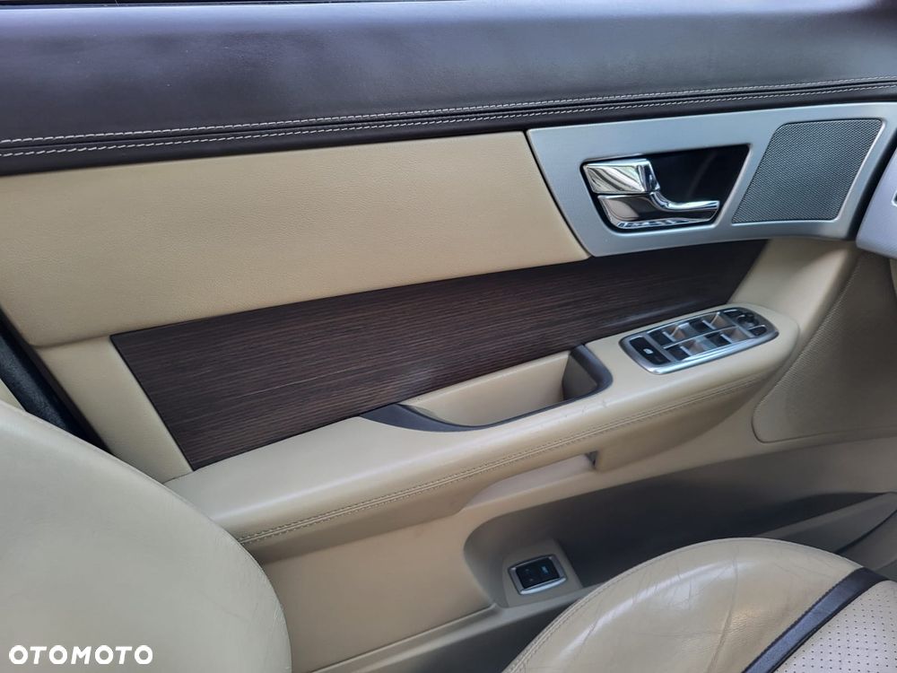 Jaguar XF 2.2 D Premium Luxury - 19