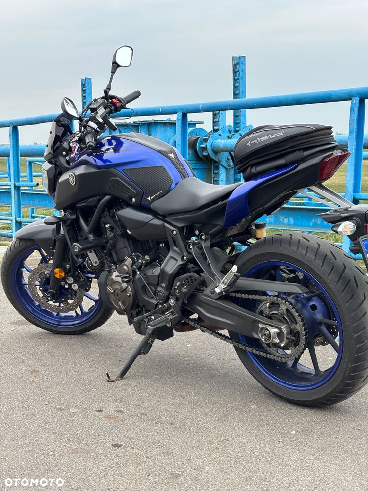 Yamaha MT - 8