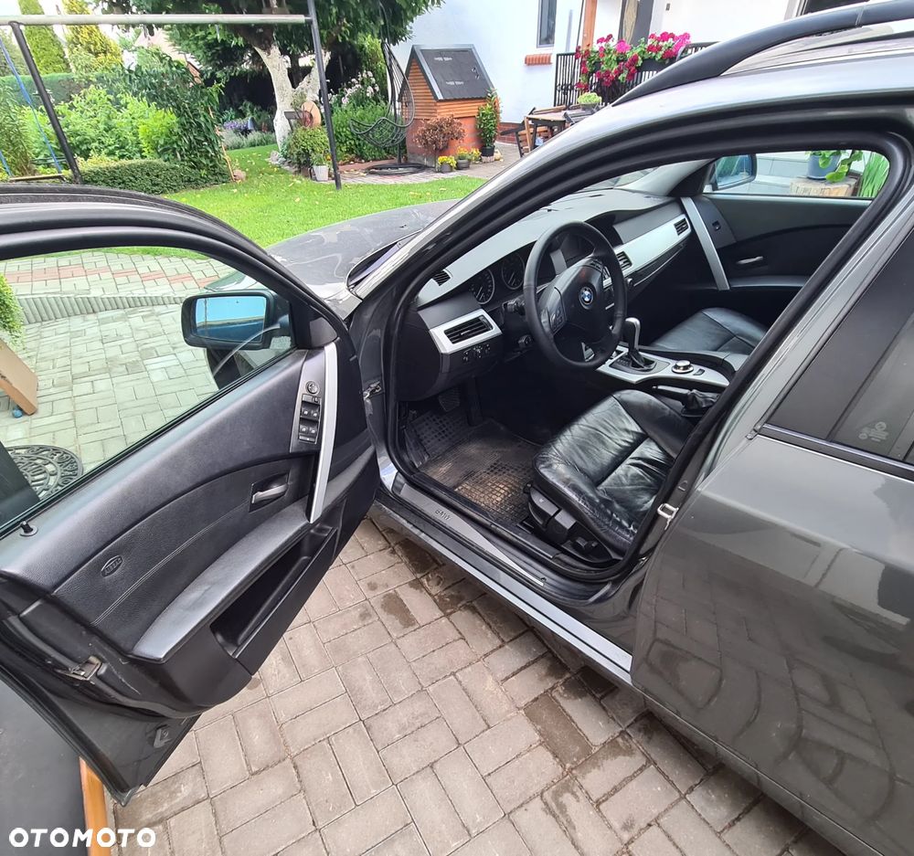 BMW Seria 5 525i - 10