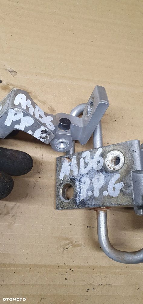 Zawias zawiasy drzwi prawy przód para Audi A4 B6 8E0831412B - 5